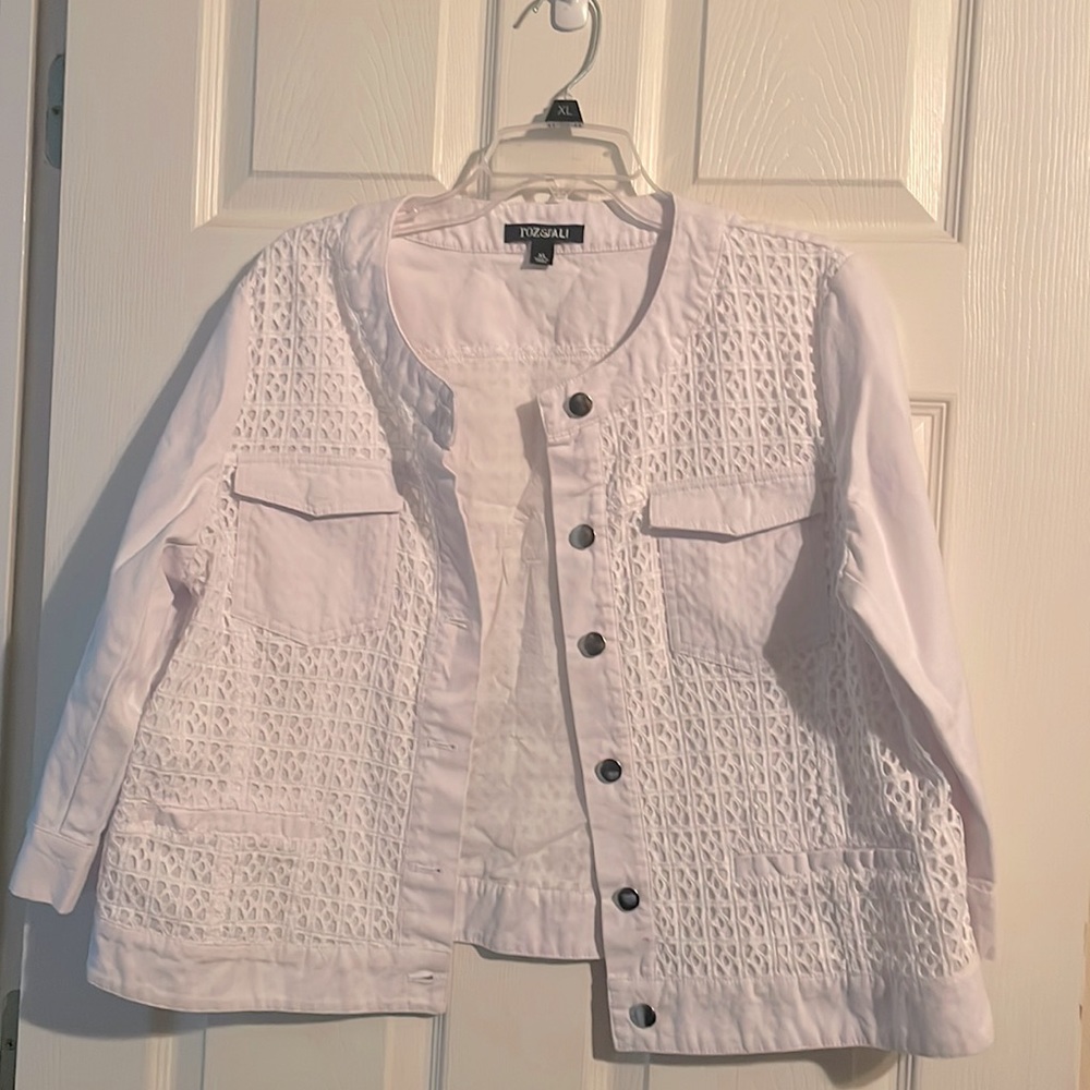 Roz & Ali white denim short jacket XL